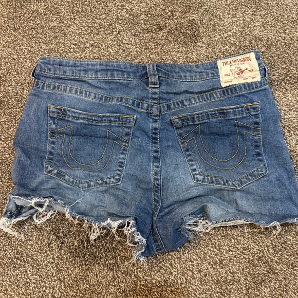 True Religon shorts - Picture 2 of 4